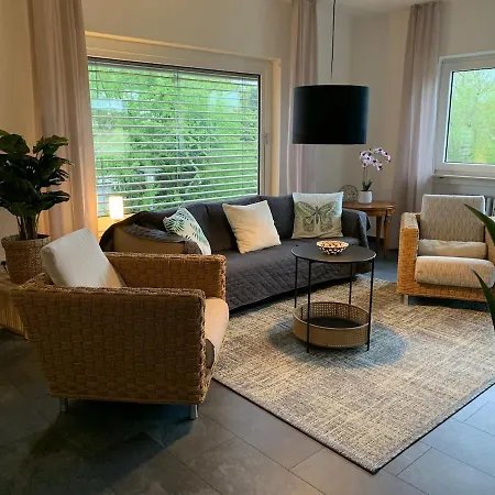 Apartament Cozy - 2 Br, Spacious Kitchen, Balcony, Location *