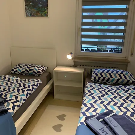 Cozy - 2 Br, Spacious Kitchen, Balcony, Location *